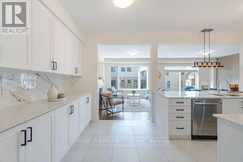 297 Broadacre Drive, Kitchener, ON - Indoor Photo Showing Kitchen