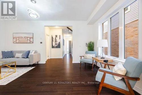 297 Broadacre Drive, Kitchener, ON - Indoor Photo Showing Living Room