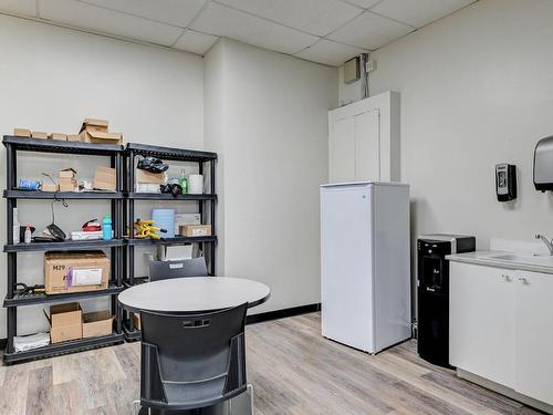 CafÃ©tÃ©ria - 900 Route Harwood, Vaudreuil-Dorion, QC - Indoor Photo Showing Laundry Room