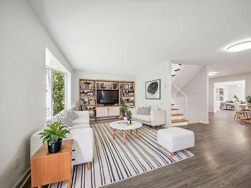 Living room - 449 Rue De La Céramique, Saint-Colomban, QC - Indoor Photo Showing Living Room