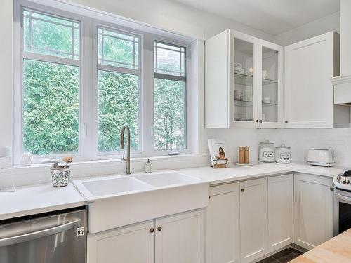 Kitchen - 42 Rue De Sorel, Blainville, QC - Indoor Photo Showing Kitchen With Double Sink With Upgraded Kitchen