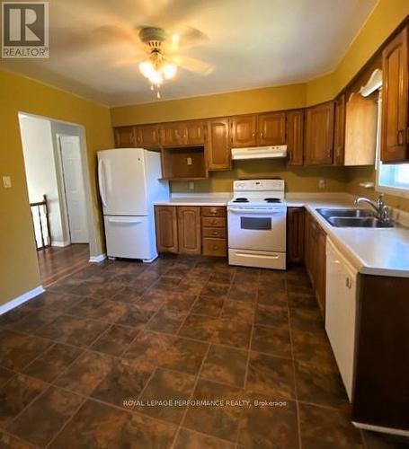 3 Napier Street, South Stormont, ON - Indoor Photo Showing Kitchen With Double Sink