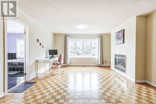 2492 Erin Centre Boulevard, Mississauga, ON - Indoor Photo Showing Living Room With Fireplace