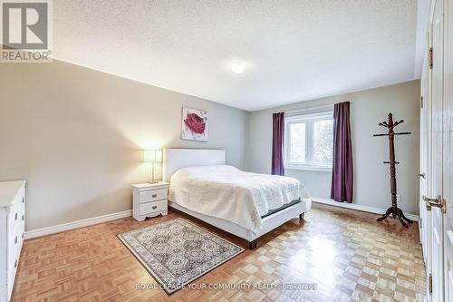 2492 Erin Centre Boulevard, Mississauga, ON - Indoor Photo Showing Bedroom