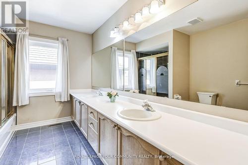 2492 Erin Centre Boulevard, Mississauga, ON - Indoor Photo Showing Bathroom