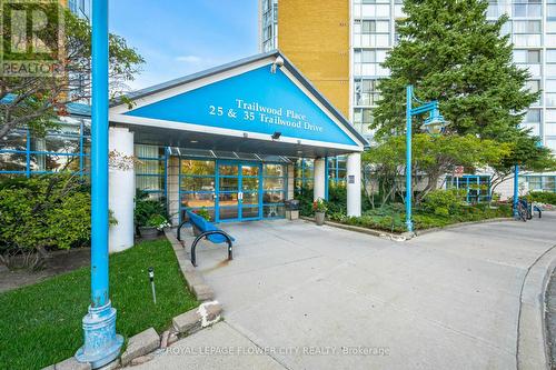 304 - 25 Trailwood Drive, Mississauga (Hurontario), ON - Outdoor