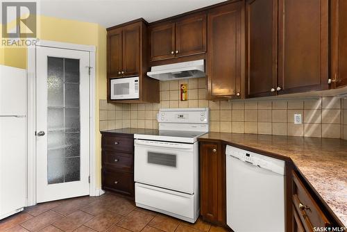 47 Emerald Creek Drive, White City, SK - Indoor Photo Showing Kitchen