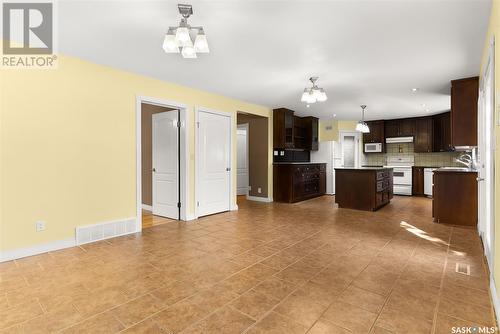 47 Emerald Creek Drive, White City, SK - Indoor Photo Showing Kitchen