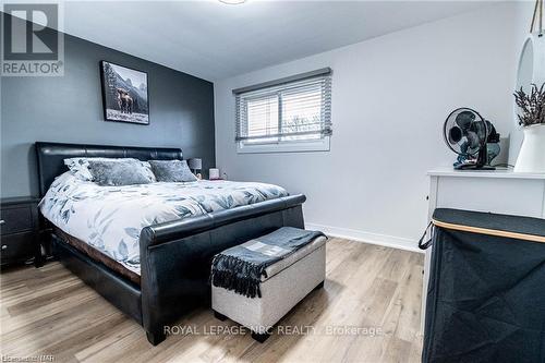 6921 Freeman Street, Niagara Falls, ON - Indoor Photo Showing Bedroom