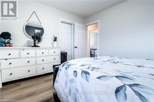 6921 Freeman Street, Niagara Falls, ON - Indoor Photo Showing Bedroom