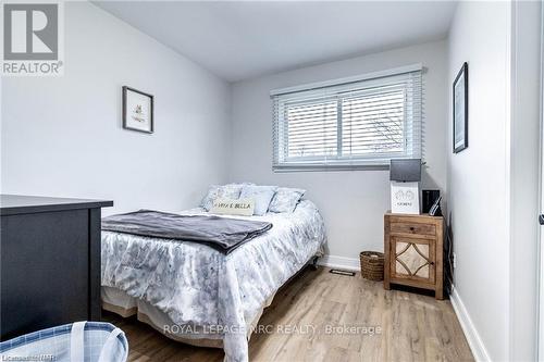 6921 Freeman Street, Niagara Falls, ON - Indoor Photo Showing Bedroom