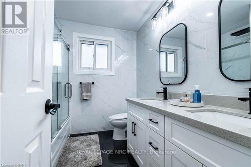 6921 Freeman Street, Niagara Falls, ON - Indoor Photo Showing Bathroom