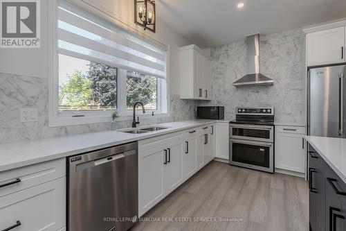 345 Prince'S Street, Centre Wellington (Fergus), ON - Indoor Photo Showing Kitchen With Double Sink With Upgraded Kitchen