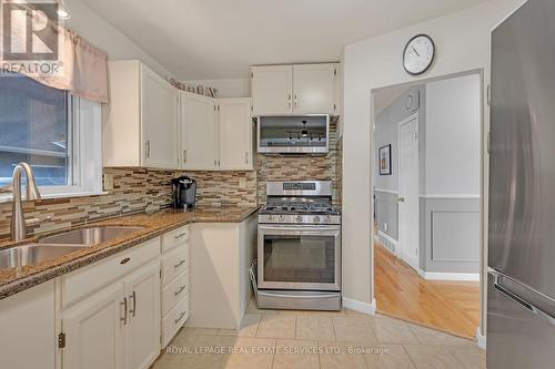 1381 Constance Drive, Oakville (Eastlake), ON - Indoor Photo Showing Kitchen With Double Sink