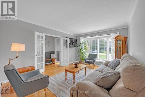 1381 Constance Drive, Oakville, ON - Indoor Photo Showing Living Room