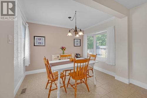 1381 Constance Drive, Oakville, ON - Indoor Photo Showing Dining Room