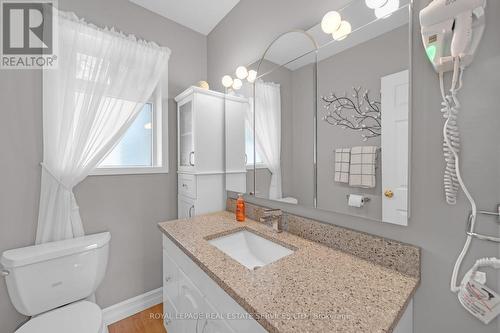 1381 Constance Drive, Oakville, ON - Indoor Photo Showing Bathroom