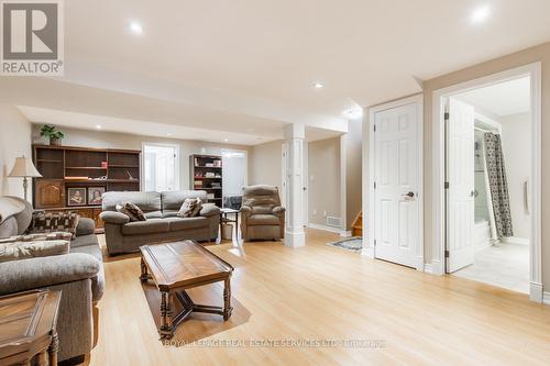 16 Geoffery Road, Norfolk (Port Dover), ON - Indoor Photo Showing Living Room