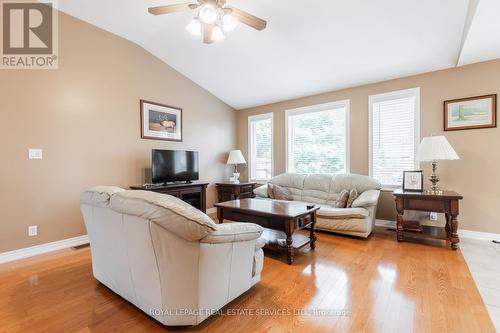 16 Geoffery Road, Norfolk (Port Dover), ON - Indoor Photo Showing Living Room