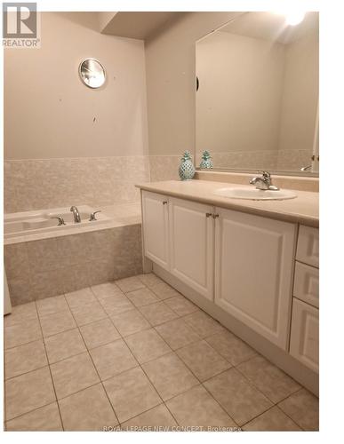 48 Humphrey Street, Hamilton, ON - Indoor Photo Showing Bathroom