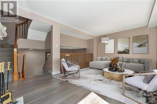 341 Knudson Drive, Ottawa, ON - Indoor Photo Showing Living Room