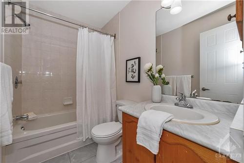 341 Knudson Drive, Ottawa, ON - Indoor Photo Showing Bathroom