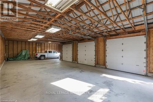 1613 G Lookout Street, Pelham, ON - Indoor Photo Showing Garage