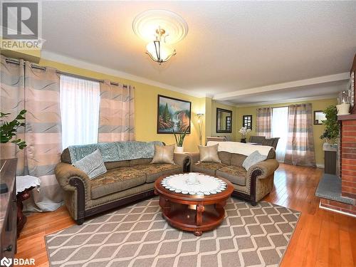 4550 Kettleby Court, Mississauga, ON - Indoor Photo Showing Living Room