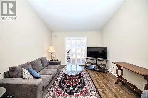 133 Roselawn Crescent, Welland, ON - Indoor Photo Showing Living Room