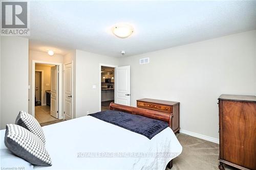 133 Roselawn Crescent, Welland, ON - Indoor Photo Showing Bedroom