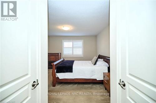 133 Roselawn Crescent, Welland, ON - Indoor Photo Showing Bedroom