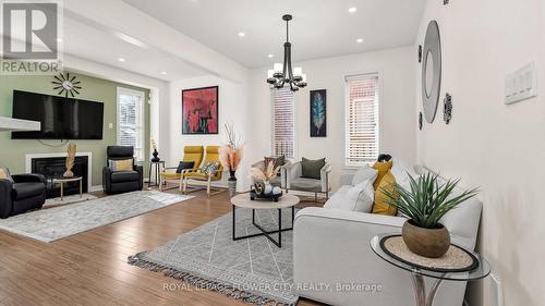 163 Iceland Poppy Trail, Brampton, ON - Indoor Photo Showing Living Room