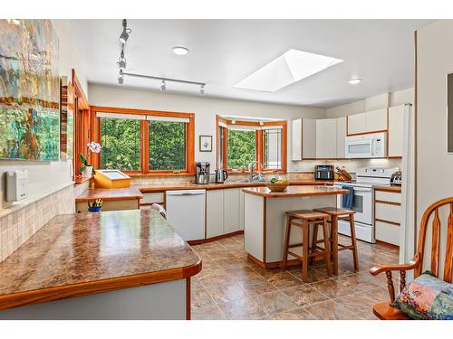 12698 Highway 3A, Boswell, BC - Indoor Photo Showing Kitchen