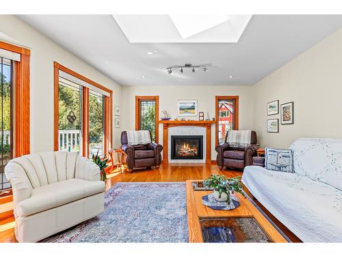 12698 Highway 3A, Boswell, BC - Indoor Photo Showing Living Room With Fireplace