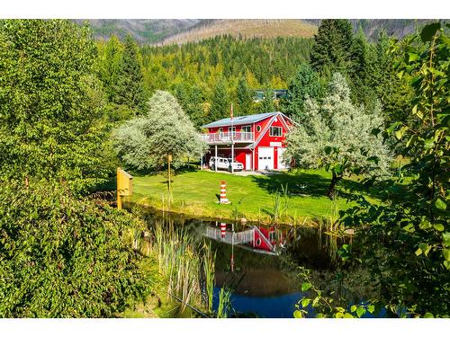 12698 Highway 3A, Boswell, BC - Outdoor