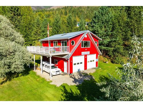 12698 Highway 3A, Boswell, BC - Outdoor