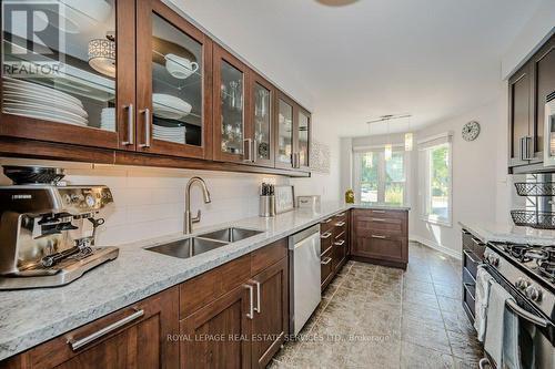 1251 Hedgestone Crescent, Oakville (Glen Abbey), ON - Indoor Photo Showing Kitchen With Double Sink With Upgraded Kitchen