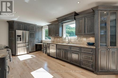 4504 Hawthorne Drive, Burlington (Shoreacres), ON - Indoor Photo Showing Kitchen