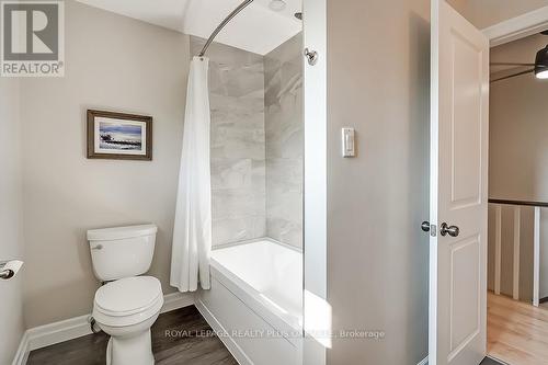 4504 Hawthorne Drive, Burlington, ON - Indoor Photo Showing Bathroom