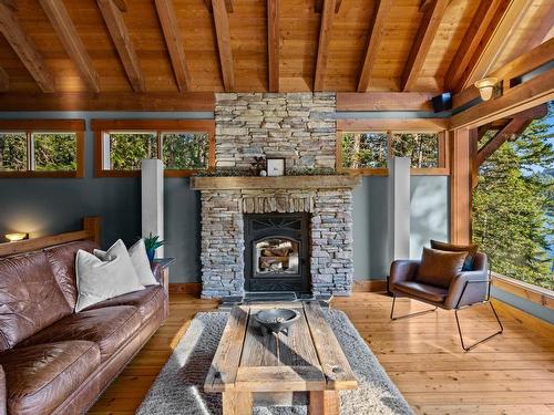 2388 Heffley Lake Road, Kamloops, BC - Indoor Photo Showing Living Room With Fireplace