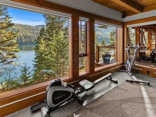 2388 Heffley Lake Road, Kamloops, BC - Indoor Photo Showing Gym Room