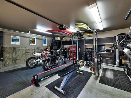 2388 Heffley Lake Road, Kamloops, BC - Indoor Photo Showing Gym Room