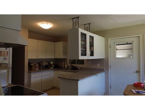 629 Third Ave, Chase, BC - Indoor Photo Showing Kitchen