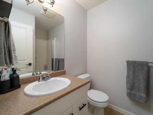 2-2860 Valleyview Drive, Kamloops, BC - Indoor Photo Showing Bathroom