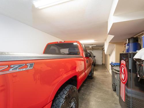 2-2860 Valleyview Drive, Kamloops, BC - Indoor Photo Showing Garage