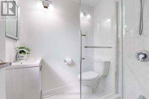 6696 Harlow Road, Mississauga, ON - Indoor Photo Showing Bathroom