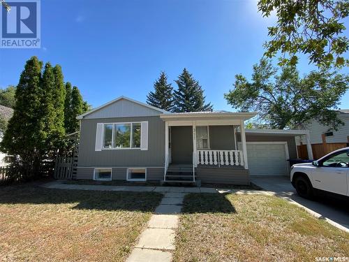 311 1St Avenue W, Kindersley, SK - Outdoor With Facade