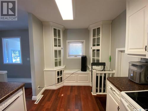 311 1St Avenue W, Kindersley, SK - Indoor Photo Showing Kitchen