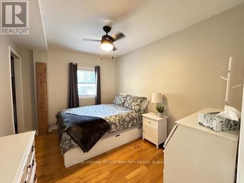 11 Della Street, Georgina, ON - Indoor Photo Showing Bedroom