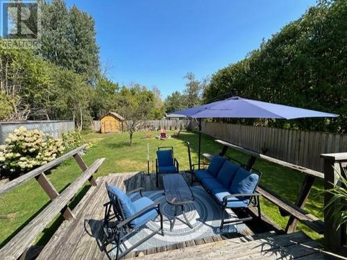 11 Della Street, Georgina (Sutton & Jackson'S Point), ON - Outdoor With Backyard